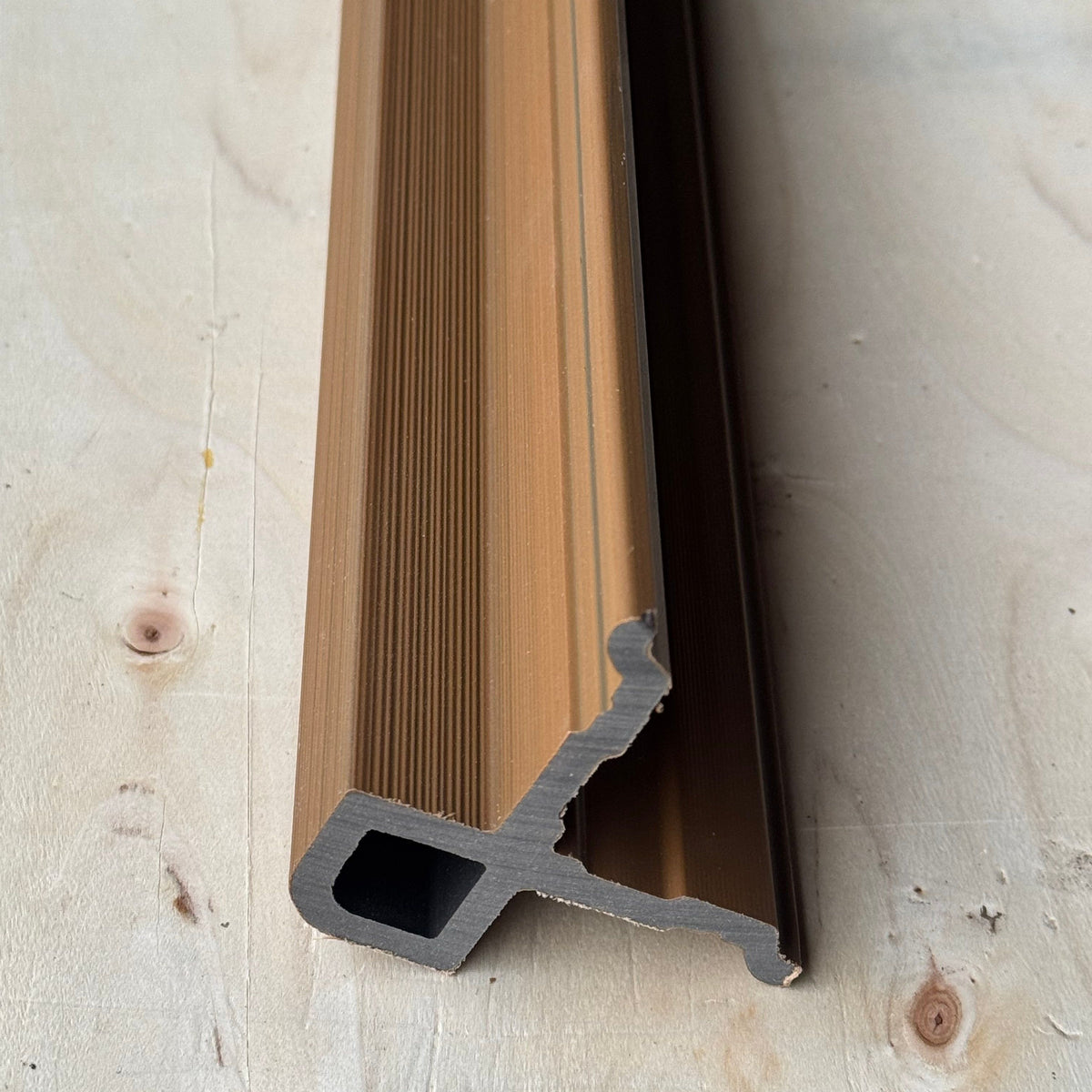 Hoekprofiel Teak 290cm en 390cm